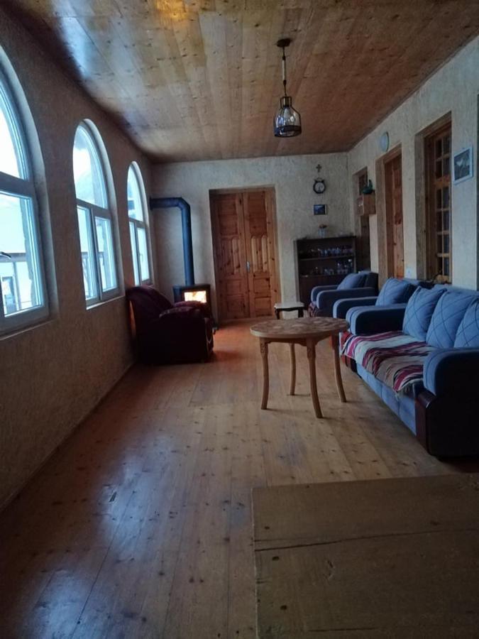 Irma Beso & Aleko Khergianis Guesthouse Mestia Kültér fotó