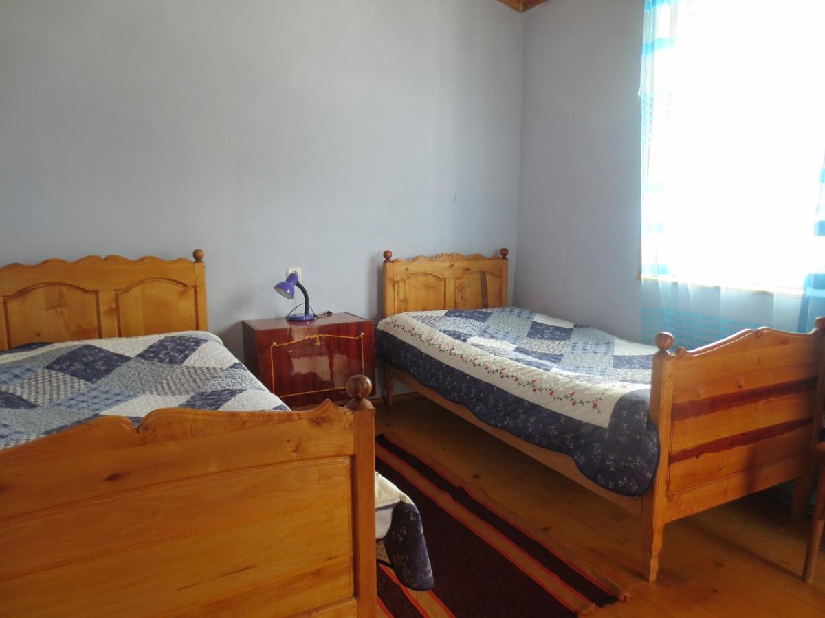 Irma Beso & Aleko Khergianis Guesthouse Mestia Kültér fotó